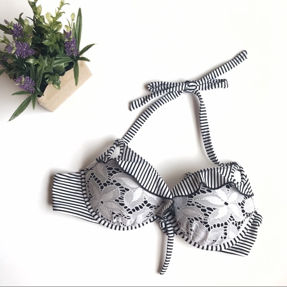 Victoria's Secret Other - 2 for $25 Victoria’s Secret Pushup Black/White